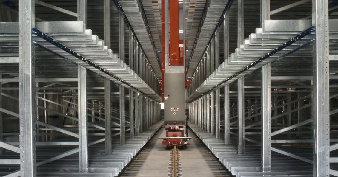 The use of stacker crane in automated warehouses
